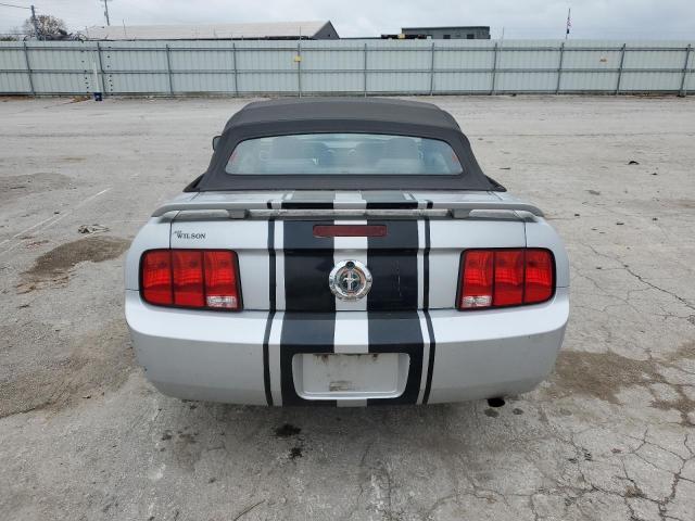 1ZVFT84N355194049 - 2005 FORD MUSTANG SILVER photo 6