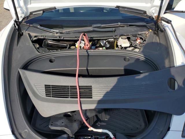 5YJ3E1EA4PF402721 - 2023 TESLA MODEL 3 Weiß Foto 11