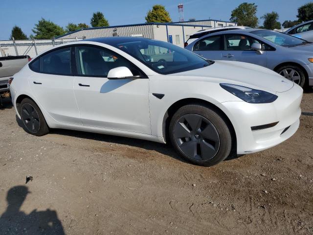 5YJ3E1EA4PF402721 - 2023 TESLA MODEL 3 Weiß Foto 4