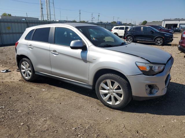 4A4AP3AU7EE030165 - 2014 MITSUBISHI OUTLANDER ES SILVER photo 4