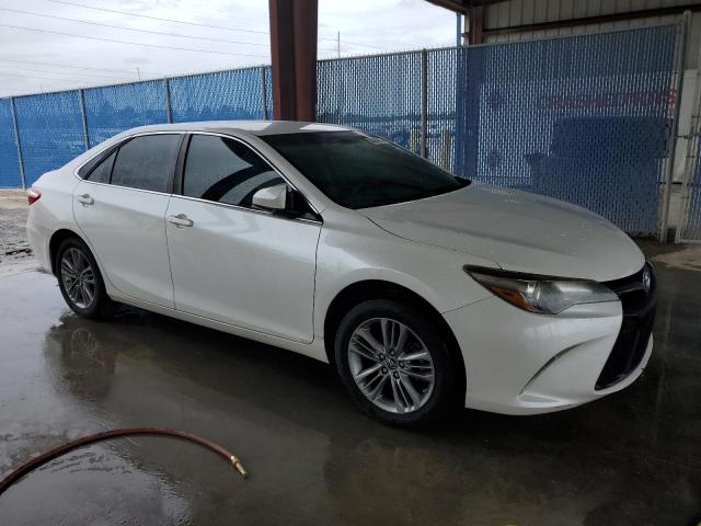 4T1BF1FK0HU345972 - 2017 TOYOTA CAMRY LE WHITE photo 4