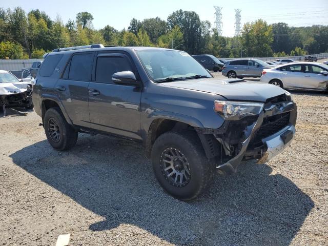 JTEBU5JR5H5428616 - 2017 TOYOTA 4RUNNER SR5/SR5 PREMIUM ნაცრისფერი ფოტო 4