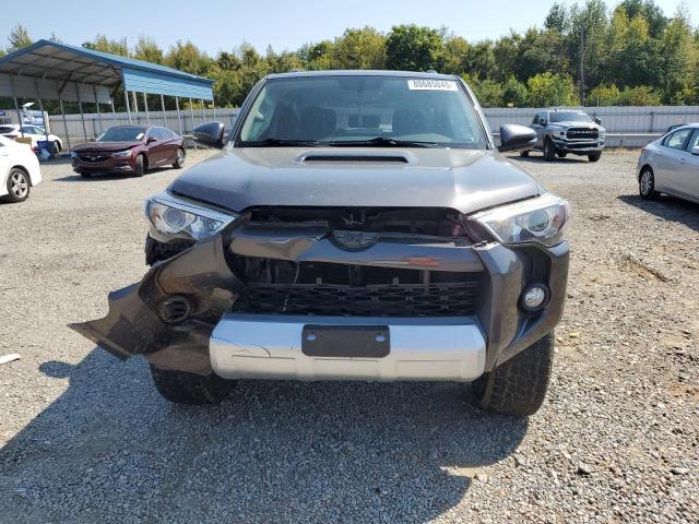 JTEBU5JR5H5428616 - 2017 TOYOTA 4RUNNER SR5/SR5 PREMIUM ნაცრისფერი ფოტო 5