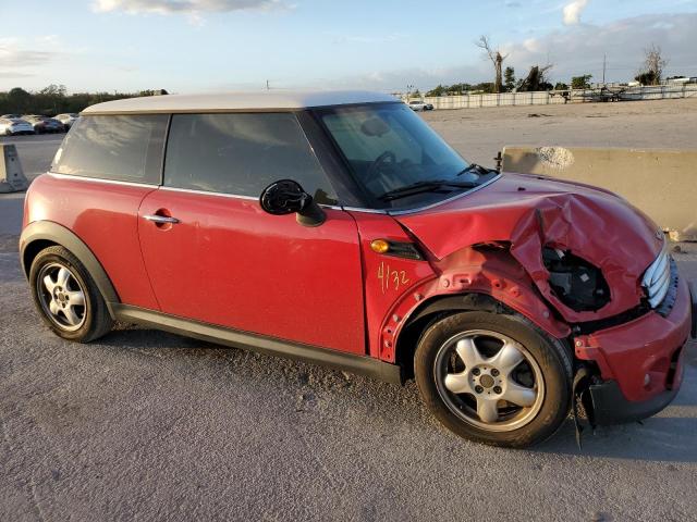 WMWSU3C53BTX96747 - 2011 MINI COOPER RED photo 4