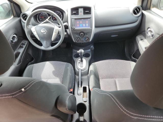 3N1CN7AP1JL882919 - 2018 NISSAN VERSA S Grau Foto 8