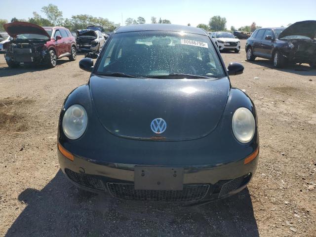 3VWPG3AG5AM011370 - 2010 VOLKSWAGEN NEW BEETLE 黑色 照片 5