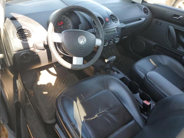 3VWPG3AG5AM011370 - 2010 VOLKSWAGEN NEW BEETLE 黑色 照片 8