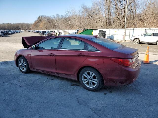 5NPEB4AC0DH720875 - 2013 HYUNDAI SONATA GLS RED photo 2