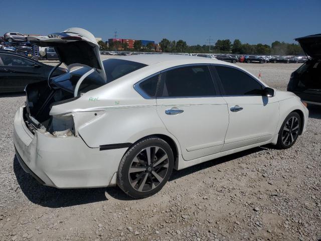 1N4AL3AP1JC279733 - 2018 NISSAN ALTIMA 2.5 WHITE photo 3