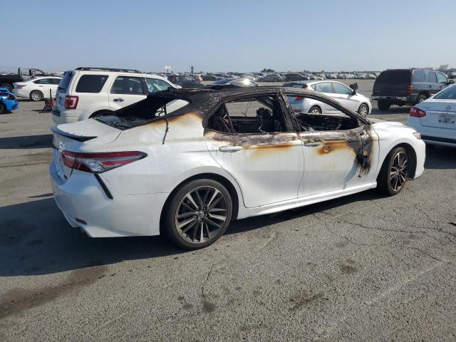 4T1BZ1HK7KU029528 - 2019 TOYOTA CAMRY XSE أبيض صورة 3