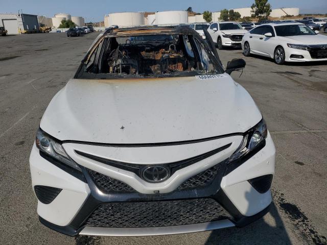 4T1BZ1HK7KU029528 - 2019 TOYOTA CAMRY XSE أبيض صورة 5