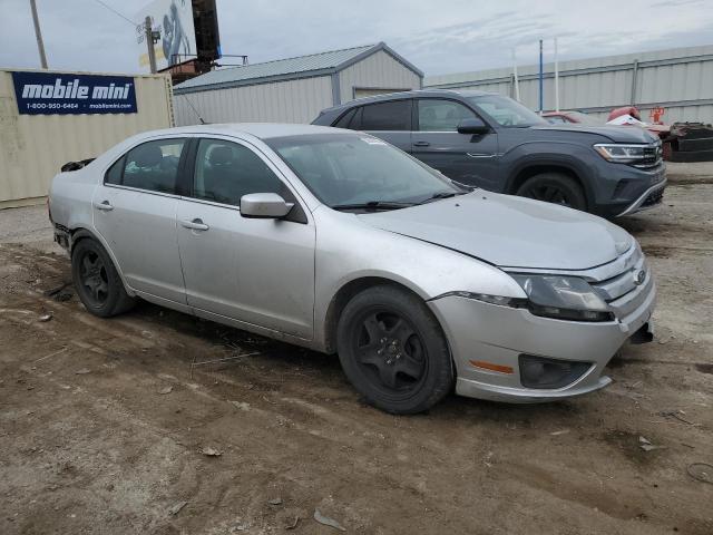 3FAHP0HA1BR150168 - 2011 FORD FUSION SE SILVER photo 4