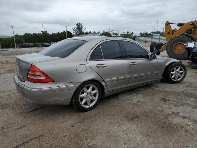 WDBRF61J64E017554 - 2004 MERCEDES-BENZ C 240 GRAY photo 3