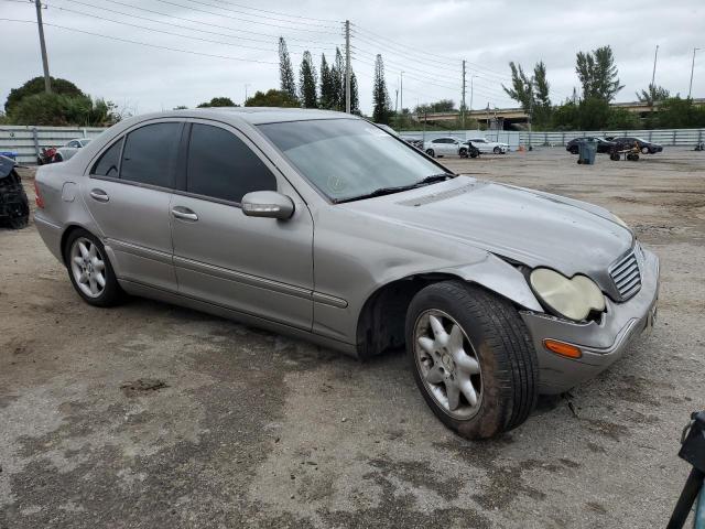 WDBRF61J64E017554 - 2004 MERCEDES-BENZ C 240 GRAY photo 4