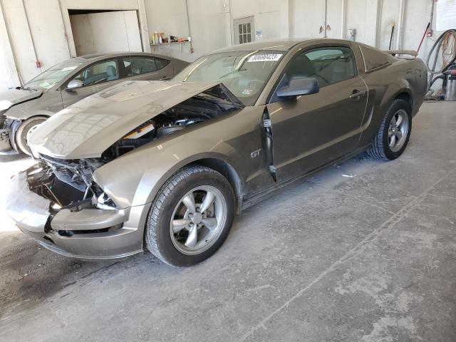 1ZVFT82H355159962 - 2005 FORD MUSTANG GT BROWN photo 1