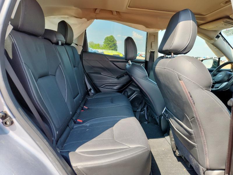 JF2SKAWC2KH472815 - 2019 SUBARU FORESTER TOURING Silber Foto 10