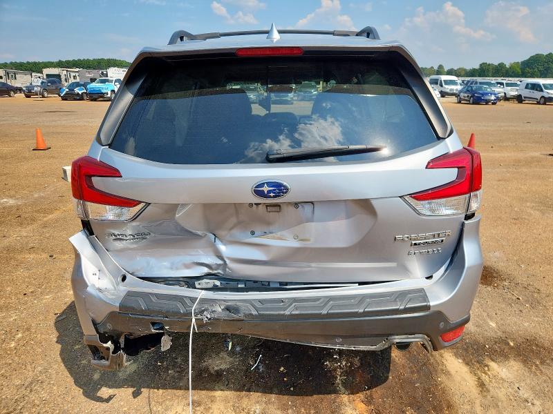 JF2SKAWC2KH472815 - 2019 SUBARU FORESTER TOURING Silber Foto 6