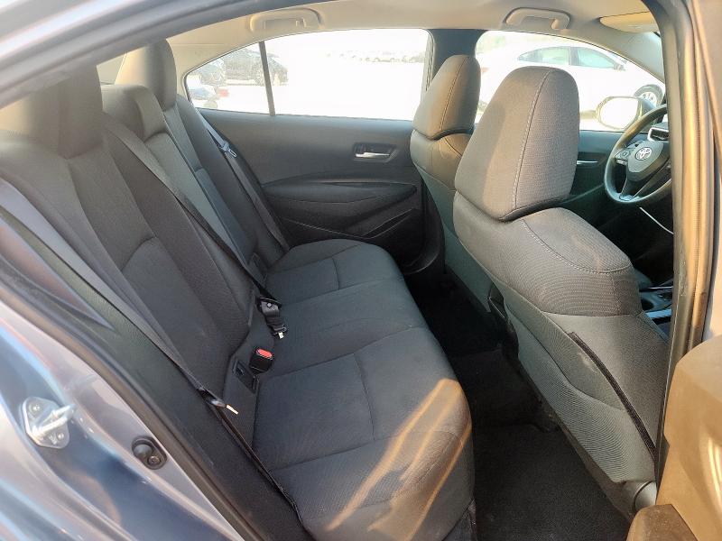 5YFEPRAE7LP042434 - 2020 TOYOTA COROLLA LE ნაცრისფერი ფოტო 10