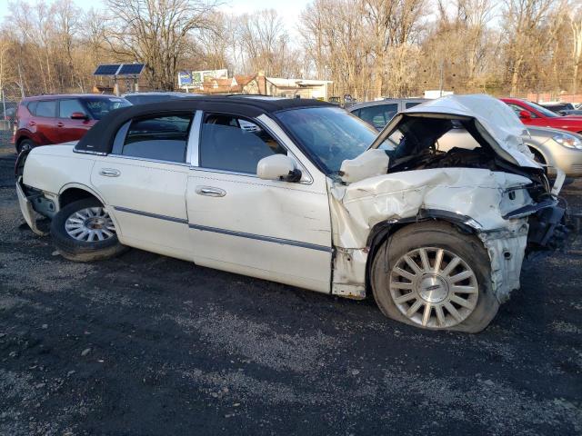 1LNHM83W14Y622227 - 2004 LINCOLN TOWN CAR ULTIMATE WHITE photo 4