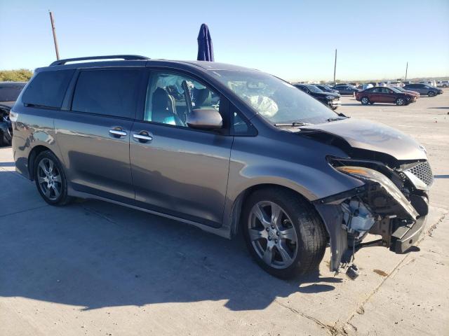 5TDXZ3DCXHS803465 - 2017 TOYOTA SIENNA SE GRAY photo 4