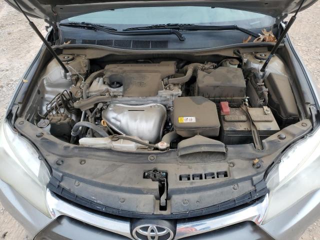 4T1BF1FK6HU683375 - 2017 TOYOTA CAMRY LE SILVER photo 11