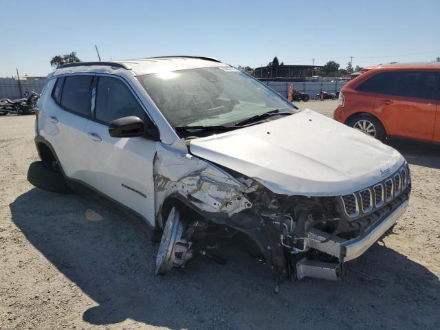 3C4NJDBN5ST553414 - 2025 JEEP COMPASS LATITUDE WHITE photo 4