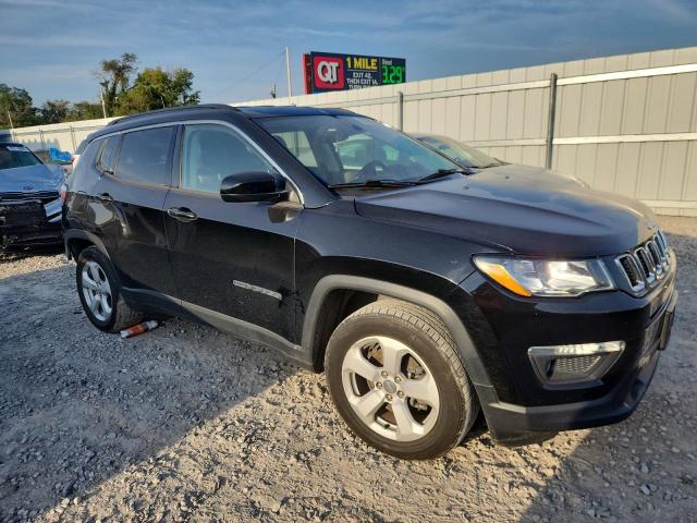 3C4NJCBB0JT411003 - 2018 JEEP COMPASS LATITUDE 黑色 照片 4