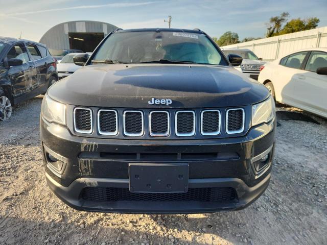 3C4NJCBB0JT411003 - 2018 JEEP COMPASS LATITUDE 黑色 照片 5