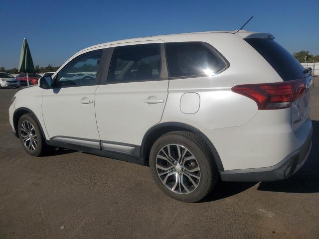 JA4AD2A39GZ000379 - 2016 MITSUBISHI OUTLANDER ES WHITE photo 2