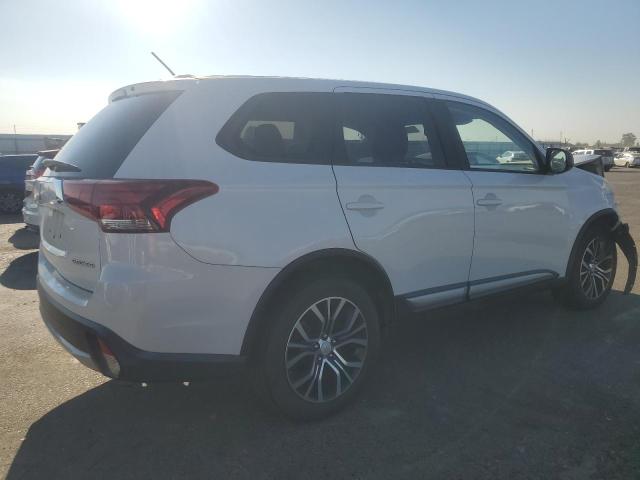 JA4AD2A39GZ000379 - 2016 MITSUBISHI OUTLANDER ES WHITE photo 3