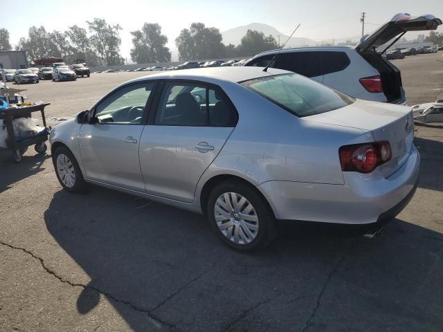 3VWJZ7AJ4AM095734 - 2010 VOLKSWAGEN JETTA S ვერცხლისფერი ფოტო 2