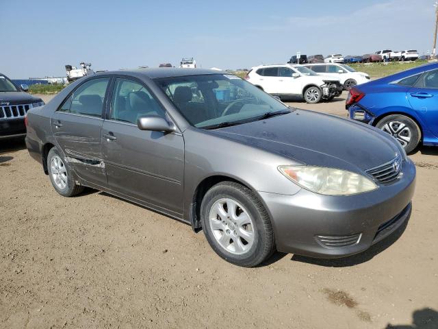 4T1BF32K85U612255 - 2005 TOYOTA CAMRY LE GRAY photo 4