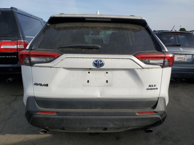 4T3RWRFV2MU013265 - 2021 TOYOTA RAV4 XLE WHITE photo 6