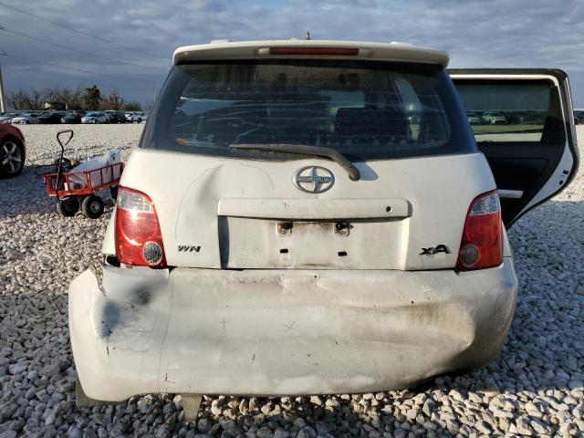 JTKKT624260150566 - 2006 TOYOTA SCION XA WHITE photo 6