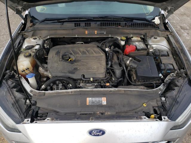 3FA6P0HDXJR195559 - 2018 FORD FUSION SE SILVER photo 11