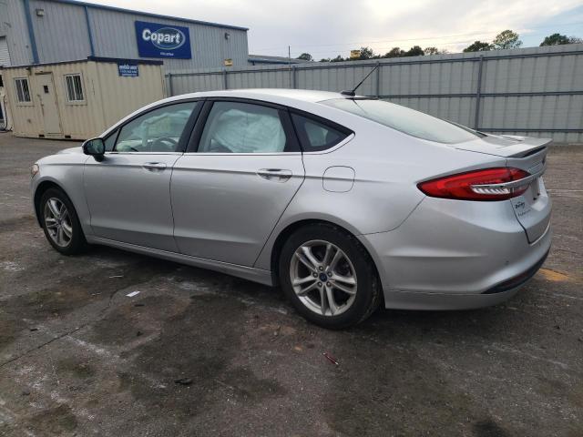 3FA6P0HDXJR195559 - 2018 FORD FUSION SE SILVER photo 2