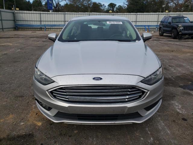 3FA6P0HDXJR195559 - 2018 FORD FUSION SE SILVER photo 5