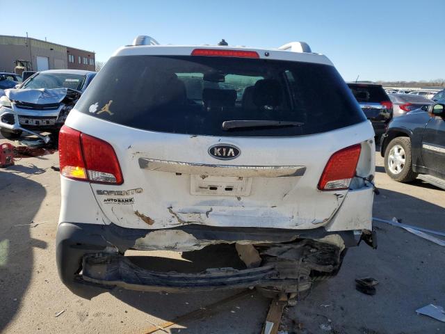 5XYKT3A14BG184168 - 2011 KIA SORENTO BASE WHITE photo 6