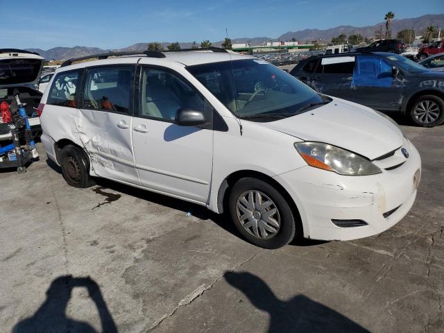 5TDZK23C07S010019 - 2007 TOYOTA SIENNA CE WHITE photo 4