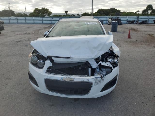 1G1JA5SH2F4180738 - 2015 CHEVROLET SONIC LS WHITE photo 5