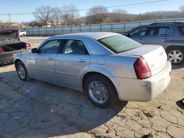 2C3JA53G95H677949 - 2005 CHRYSLER 300 TOURING SILVER photo 2