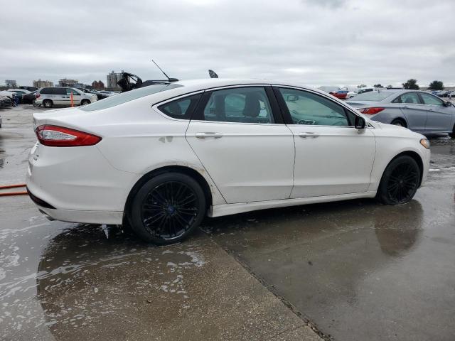 3FA6P0HD2GR109962 - 2016 FORD FUSION SE WHITE photo 3