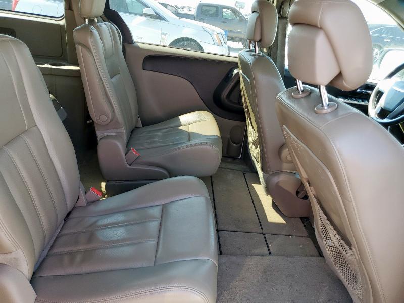 2C4RC1BG9CR401202 - 2012 CHRYSLER TOWN & COU TOURING WHITE photo 11