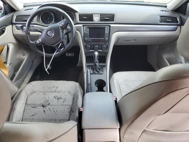 1VWDT7A37HC001437 - 2017 VOLKSWAGEN PASSAT R-LINE Srebrny zdjęcie 8