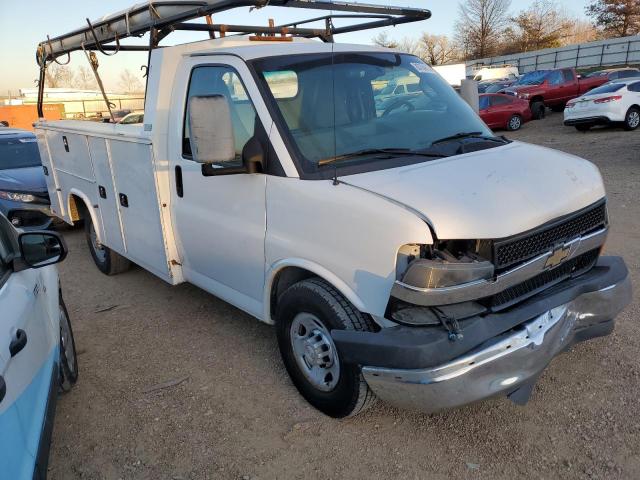 1GB0GRFG8G1117984 - 2016 CHEVROLET EXPRESS G3 WHITE photo 4