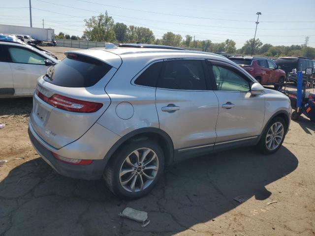 5LMCJ2C92JUL29544 - 2018 LINCOLN MKC SELECT SILVER photo 3