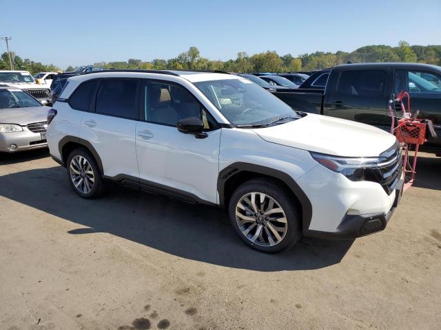 JF2SLDTC3SH540154 - 2025 SUBARU FORESTER TOURING WHITE photo 4