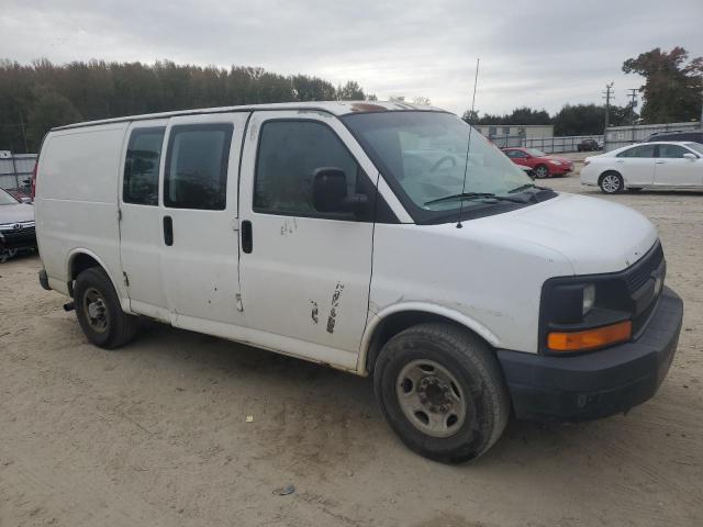 1GCGG25C181146227 - 2008 CHEVROLET EXPRESS G2 WHITE photo 4