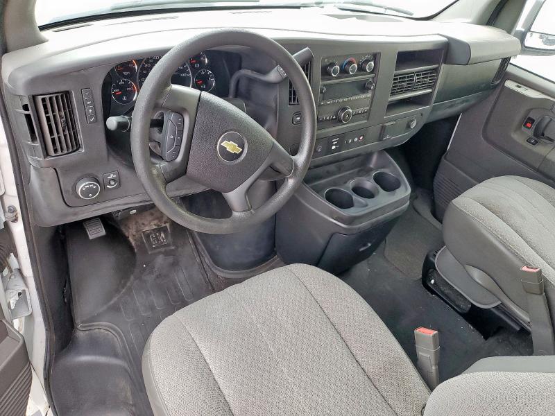 1GAZG1FG3F1202968 - 2015 CHEVROLET EXPRESS G3 LT WHITE photo 8