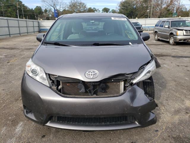 5TDKZ3DC1HS874757 - 2017 TOYOTA SIENNA LE GRAY photo 5